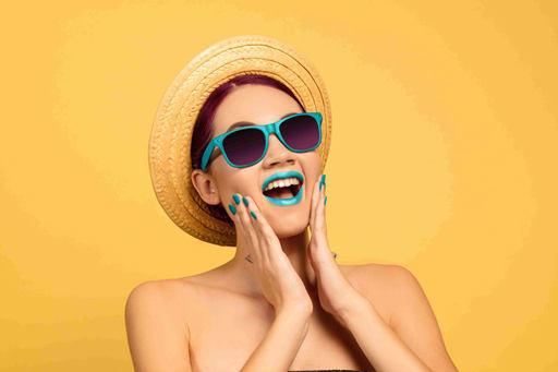 smiling-girl-with-sunglasses